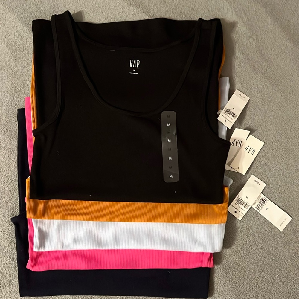 GAP Ribbed Knit Tank Tops Size M set of 5
